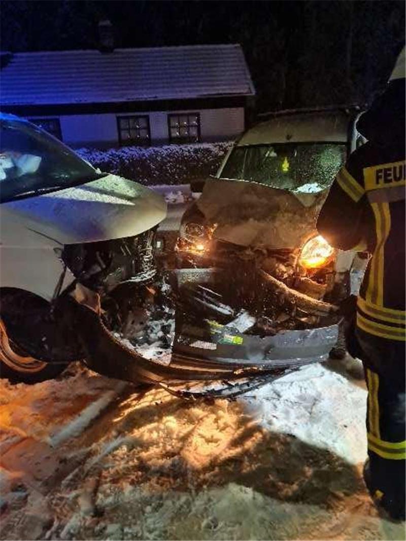 Drei Verkehrsunfälle im Umkreis von Langelsheim In Lautenthal kam es zwischen einem Renault und einem Transporter zu einem Unfall. Foto: Polizei Langelsheim