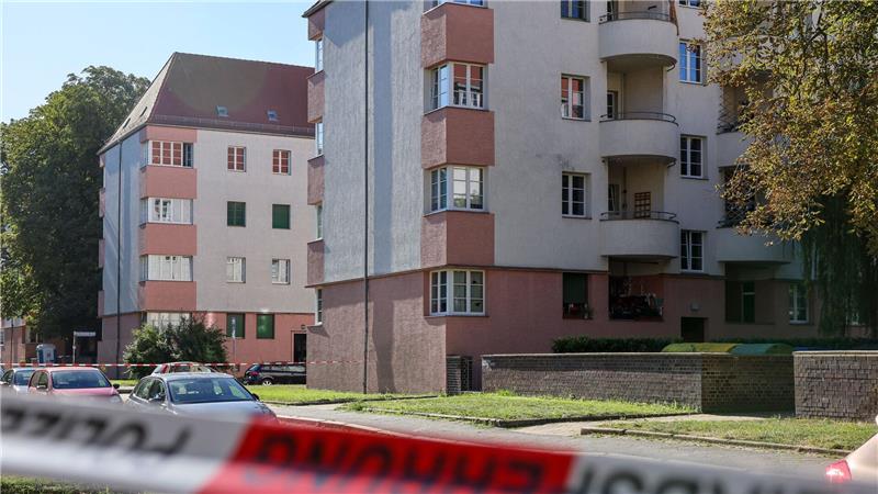 In Leipzig wurde eine Frau getötet und ein Kind schwer verletzt.