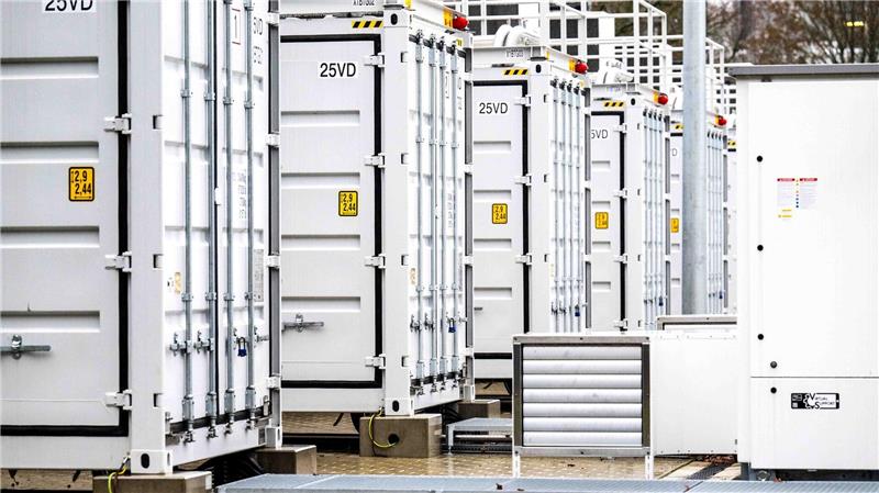 In Lingen betreibt der Energiekonzern RWE bereits einen Batteriespeicher mit 45 Megawatt Leistung. Ein neuer soll 400 Megawatt haben - und der größte in Niedersachsen werden.