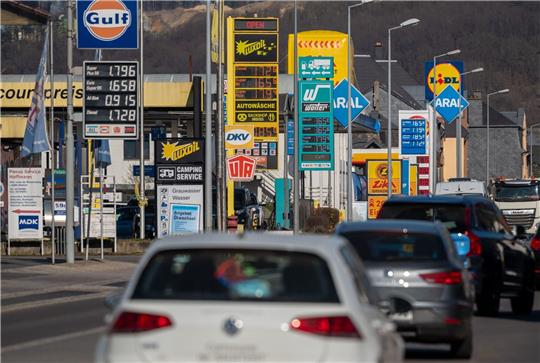 In Luxemburg sind Benzin und Diesel etwas günstiger als in Deutschland.