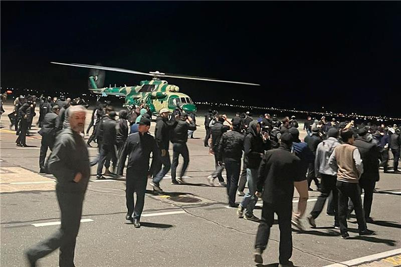 Kreml äußert sich zu antisemitischen Übergriffen In Machatschkala sind zahlreiche Menschen auf das Flugfeld gelaufen, weil dort eine Maschine aus Tel Aviv gelandet war.