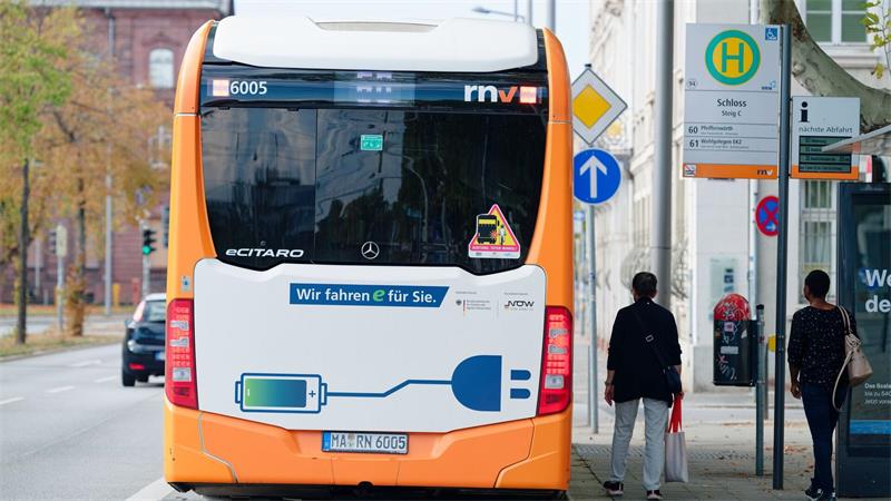 Umwelthilfe: In vielen großen Städten rollen Verbrennerbusse In Mannheim wurde zum Jahreswechsel 60,6 Prozent der Busflotte batterieelektrisch betrieben. (Archivbild)