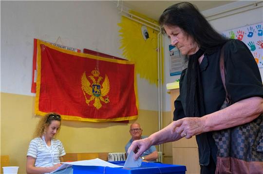 In Montenegro haben vorgezogene Parlamentswahlen begonnen.