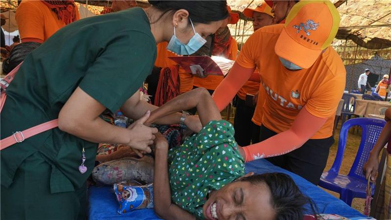 Zahl der Toten nach Erdbeben in Myanmar steigt auf über 3300 In Myanmar brauchen große Teile der Bevölkerung dringend Hilfe.