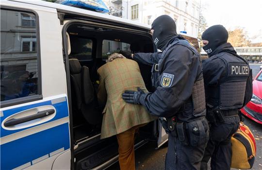 In Niedersachsen sollen es rund 900 sogenannte Reichsbürger geben. Foto: dpa-Bildfunk