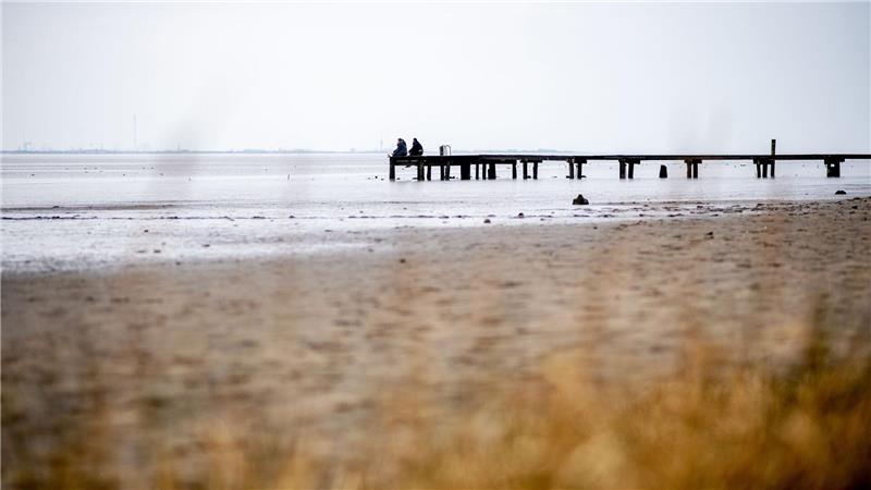 In Niedersachsen und Bremen bleibt es zum Wochenende bedeckt - dann soll es erneut winterlich werden. (Symbolbild)