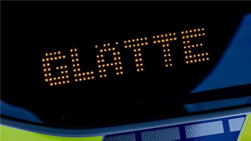 In Niedersachsen und Bremen sollten Autofahrer aufgrund glatter Straßen besonders vorsichtig unterwegs sein. (Symbolbild)