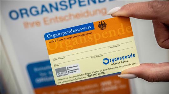 In Niedersachsen warten laut Techniker Krankenkasse 726 Menschen auf ein Spenderorgan. (Symbolbild)