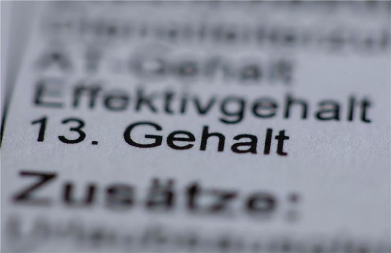 Studie: Ohne Tarifvertrag mehr Arbeit für weniger Geld In Ostdeutschland sparen tariflose Unternehmen besonders deutlich an den Gehältern ihrer Beschäftigten.