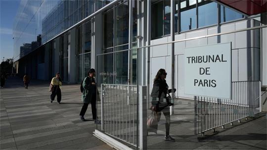In Paris wird zu heimlichen Aufnahmen mit Smart Glasses ermittelt. (Archivbild)