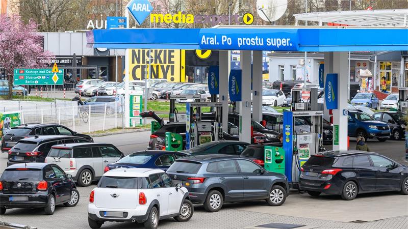 In Polen gilt vorübergehend eine gesenkte Mehrwertsteuer auf Benzin und Diesel. (Archivbild)