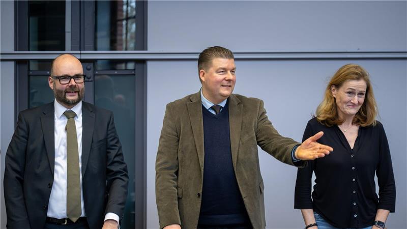 In Potsdam werden die Länder vertreten von Andreas Dressel (m), Hamburgs SPD-Finanzsenator und aus dem sächsichen Kabinett Finanzminister Christian Piwarz (CDU) und seine Kieler Grünen-Amtskollegin Silke Schneider. (Archivfoto)