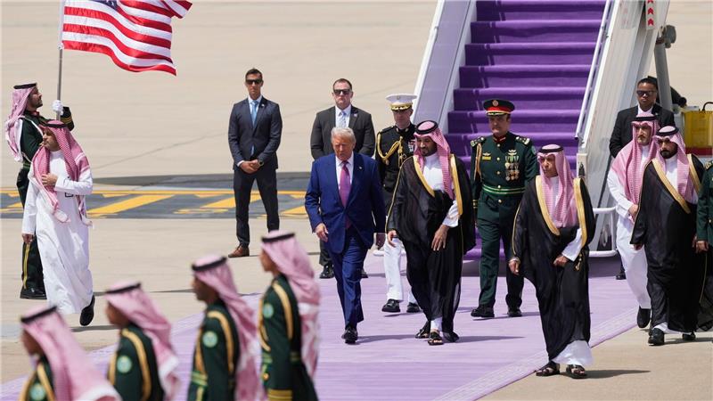 Deals, Deals, Deals: Trump im Nahen Osten In Riad trifft Donald Trump auf einen mächtigen Mann, der zwar nur genau halb so alt ist wie er, mit dem ihn ansonsten aber einiges verbindet: Saudi-Arabiens Thronfolger Mohammed bin Salman.