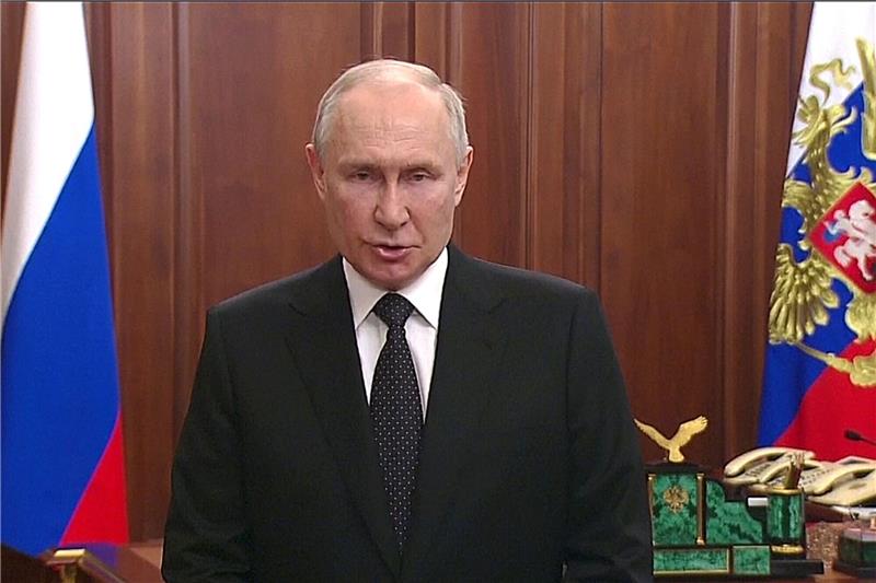 „Stoß in den Rücken” - Putin bricht mit Prigoschin In Russland eskaliert der Konflikt zwischen der Söldnergruppe Wagner und der regulären Armee.