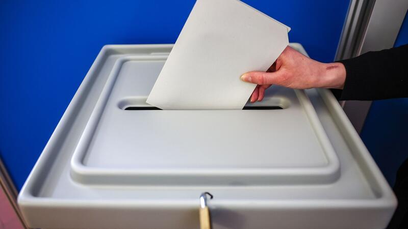 Umfrage: Wahlberechtigte in Ostdeutschland sehen Vorurteile In Sachsen, Thüringen und Brandenburg werden demnächst die Landtage neu gewählt. (Symbolfoto)