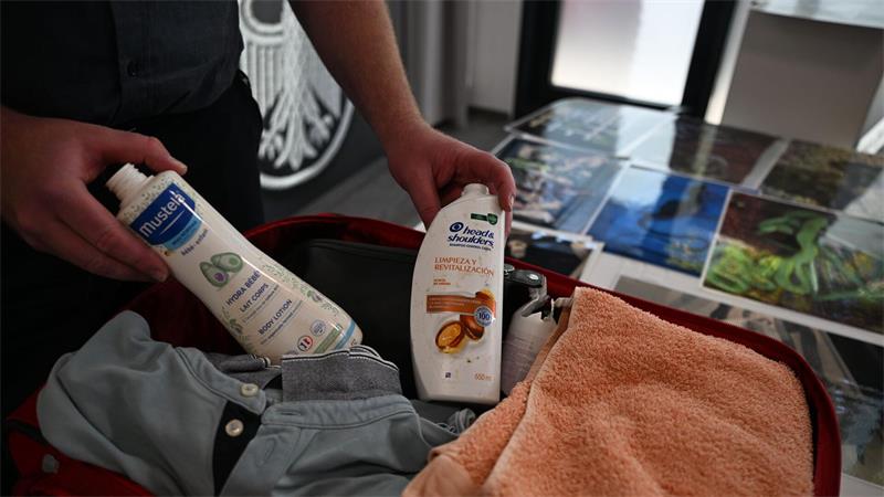 Schlangen in Shampoo-Flaschen - Tier-Schmuggler gefasst In Shampoo-Flaschen waren jeweils mehrere Schlangen versteckt.