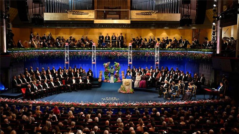 Nobelpreisträger in Stockholm geehrt In Stockholm sind wieder Nobelpreise vergeben worden.