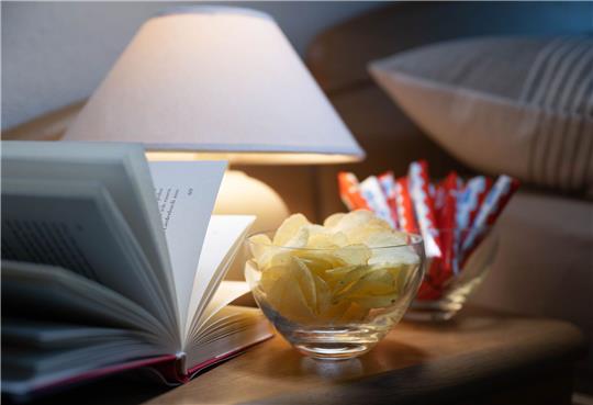 In Stresssituationen sind Schokolade oder Chips oft sehr verlockend.