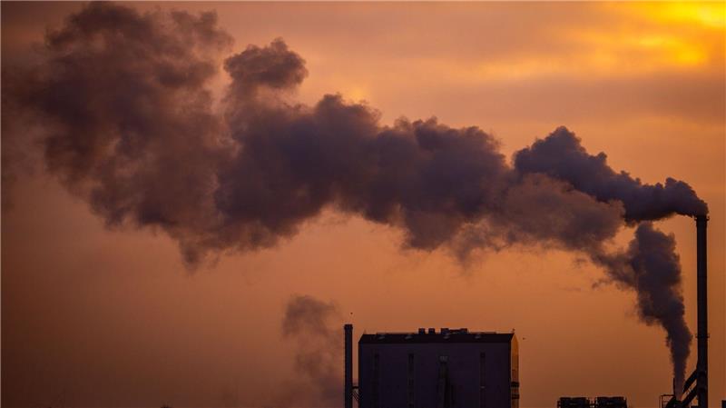 Analyse: Dax-Konzerne senken Treibhausgas-Ausstoß In Summe haben die 40 Dax-Unternehmen ihre Treibhausgas-Emissionen 2024 gesenkt. (Symbolbild)