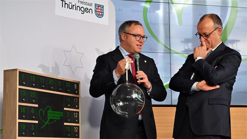 Merz setzt Leitplanken für Kooperation mit der Linken In Thüringen regiert die CDU schon mit Hilfe der Linken. (Archivbild)