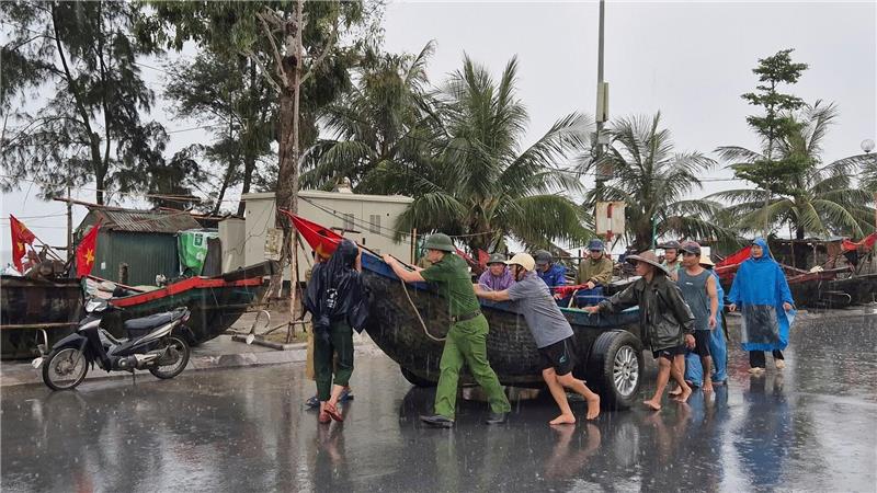 Sturm „Wipha“: Tote auf den Philippinen und in Thailand In Vietnam treffen die Menschen Vorbereitungen, um sich vor „Wipha“ zu schützen.