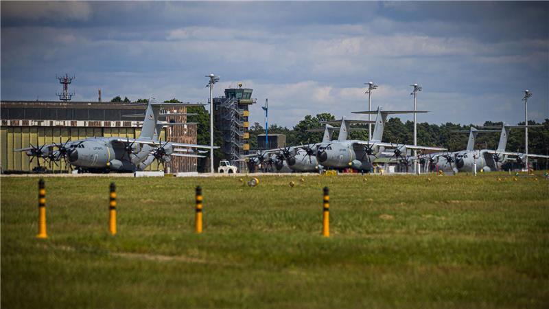 6,4 Milliarden Euro fließen in Bundeswehr in Niedersachsen In Wunstorf sind die Militärmaschinen A400M des Lufttransportgeschwaders 62 stationiert. (Archivbild)