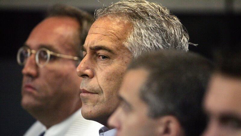 Gerichtsdokumente zu Epstein zeigen sexuellen Missbrauch In Zusammenhang mit Missbrauchsvorwürfen gegen Jeffrey Epstein wurden neue Dokumente veröffentlicht.
