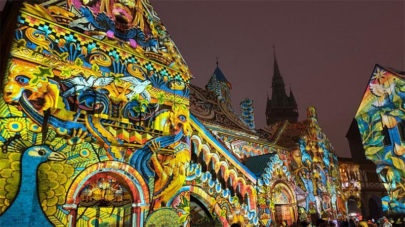In den Abendstunden zieht das Festival of Lights in Braunschweig Tausende Besucher an.