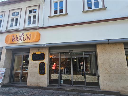 In den Räumen der ehemaligen Koithahn-Filiale soll neben dem Bäcker eine Buchhandlung etabliert werden. Foto: Sowa