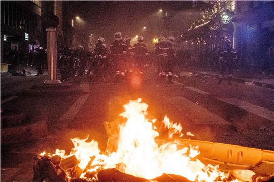 In den Straßen von Paris entlädt sich die Wut.