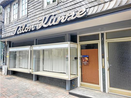 In den ehemaligen Friseursalon Kunze an der Marktstraße soll im Juli ein Spielwaren- und Dekogeschäft einziehen. Foto: Roß