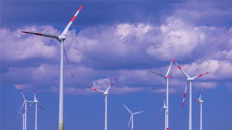 Prognose: Energieverbrauch sinkt auf neuen Tiefststand In den ersten neun Monaten wurden 19,6 Terawattstunden Strom mehr aus dem Ausland bezogen als umgekehrt aus Deutschland ins Ausland flossen.