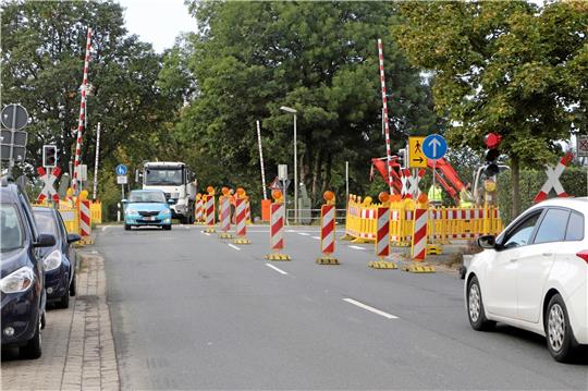 In den kommenden Wochen ist die L 500 im Bereich des Bahnübergangs Luttersche Straße halbseitig gesperrt. Foto: Gereke