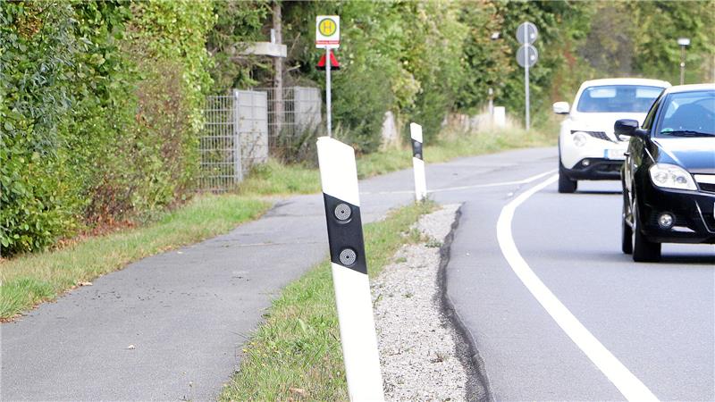 Bauarbeiten in den Herbstferien: B248-Vollsperrung bei Neuekrug In den kommenden Wochen wird der Radweg in Neuekrug saniert, während die Bushaltestellen barrierefrei ausgebaut werden.