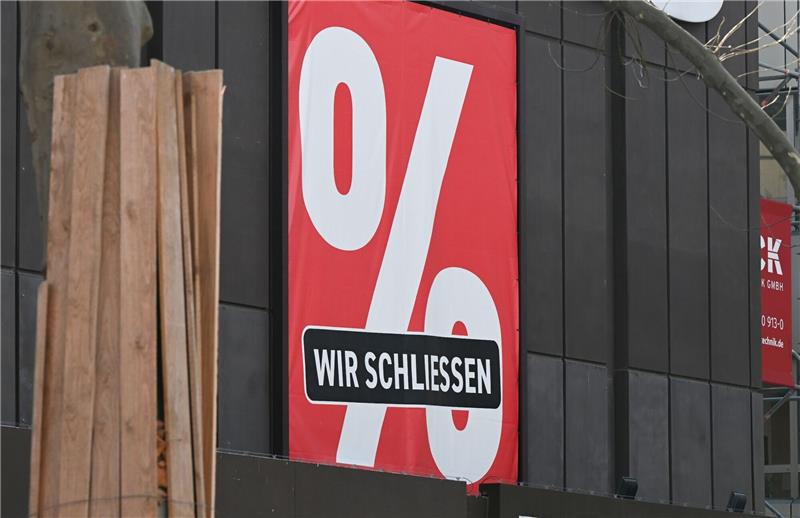 Zahl der Firmenpleiten in Deutschland weiter gestiegen In den vergangenen Jahren hatten staatliche Hilfen sowie die teilweise ausgesetzten Insolvenzantragspflichten trotz Corona- und Energiekrise die Zahl der Firmenpleiten auf niedrigem Niveau gehalten.