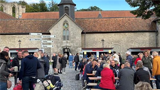 In den vergangenen Jahren kommen stets Tausende von Besuchern zu dem Klostermarkt in Walkenried.