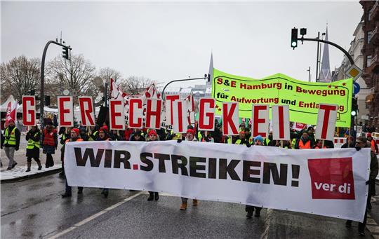 In den vergangenen Wochen sind zahlreiche Beschäftigte für mehr Einkommen in Warnstreiks getreten.