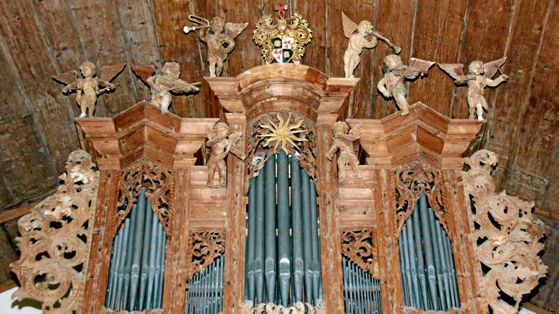 In der Abbenröder St.-Andreas-Kirche zieht unter anderem die barocke Orgel die Blicke auf sich.