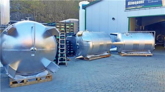 In der Altenauer Brauerei entsteht ein neuer Gär- und Lagerkeller. Die Edelstahltanks sollen zur Kühlung dienen. Foto: Privat