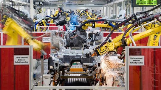 Autoindustrie Mehr als jede zweite Firma plant Stellenabbau