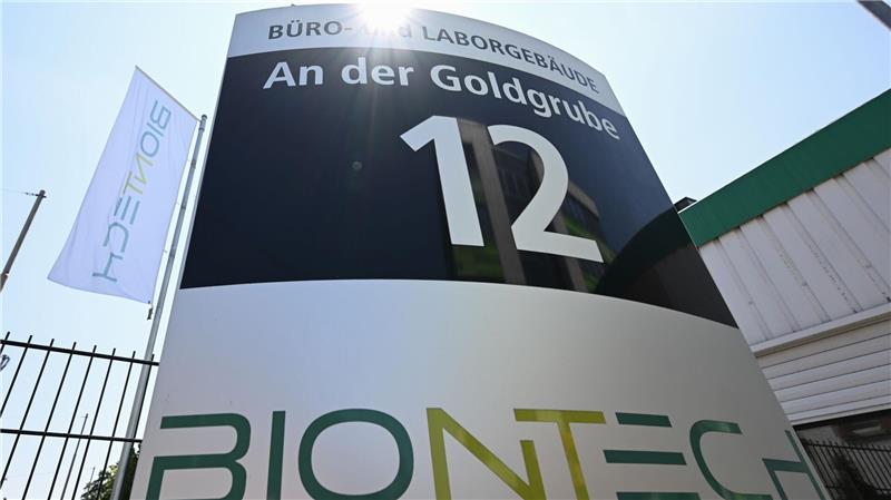 In der Corona-Pandemie wurde Biontech weltbekannt, weil es gemeinsam mit dem US-Partner Pfizer die erste Marktzulassung für einen Impfstoff gegen Covid-19 bekam. (Archivbild)