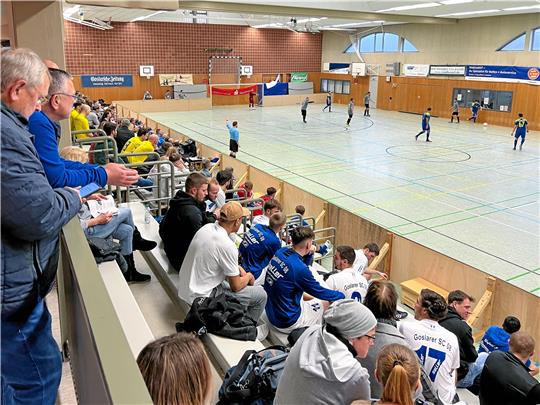 In der Dreifachsporthalle an der Berliner Straße richtet der FC Zellerfeld vom 12. bis 14. Januar fünf Hallenfußballturniere aus. Schlusspunkt ist wieder das Bezirksturnier. Foto: Drechsler