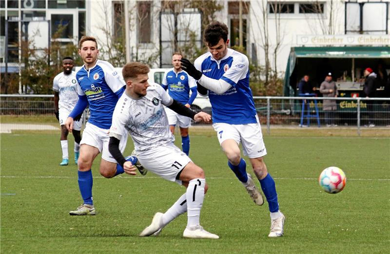 Goslarer Kicker müssen vor Ostern nachsitzen In der Fußball-Bezirksliga wird über Ostern um den Ball gekämpft. Foto: GZ-Archiv