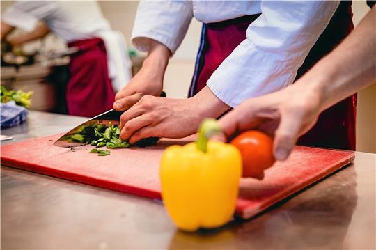 In der Gastronomie gibt es viel zu tun, aber immer weniger Arbeitskräfte. Foto: Privat