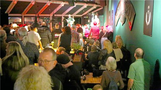 In der Gaststätte Drink‘A‘Bell im Kurgastzentrum sind wie schon im Vorjahr am Samstag zwei Live-Acts zu hören.