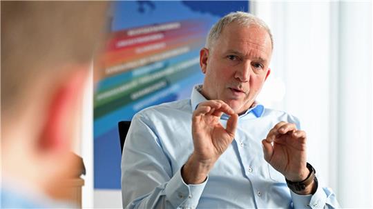 „In der Grundschule können beispielsweise die Werte einer demokratischen Gesellschaft vermittelt werden“, sagt Niedersachsens Verfassungsschutzpräsident Dirk Pejril. (Archivbild)