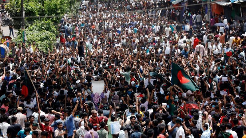 Medien: Fast 100 Tote bei Unruhen in Bangladesch In der Hauptstadt Dhaka sind erneut zahlreiche Menschen auf die Straße gegangen.