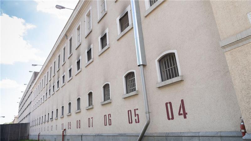 In der Justizvollzugsanstalt Stadelheim machte Ochsenknecht auf dem Weg nach Österreich Station. 