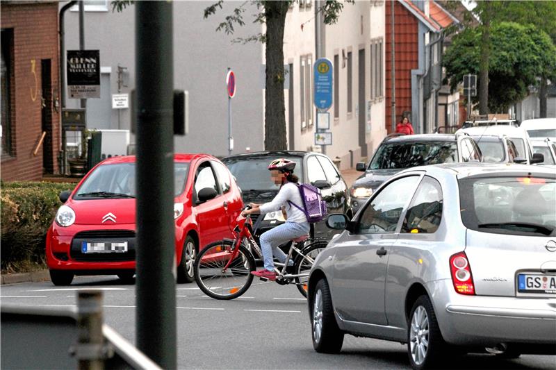 In der Kreuzung vor der Grundschule Bündheim sehen viele Eltern schon seit Langem eine Gefahrenstelle. Archivfoto: Schlegel