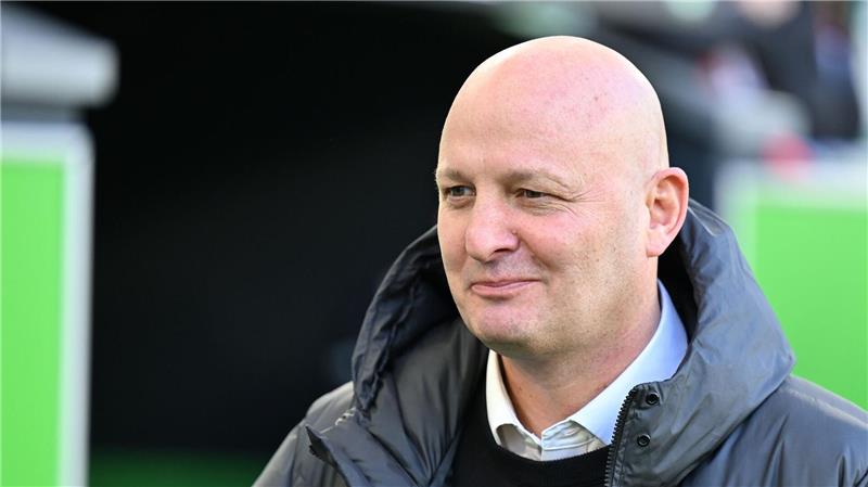 Wolfsburger Wutrede: Wie lange noch mit Coach und Sportchef? In der Kritik: Wolfsburgs Sport-Geschäftsführer Peter Christiansen.